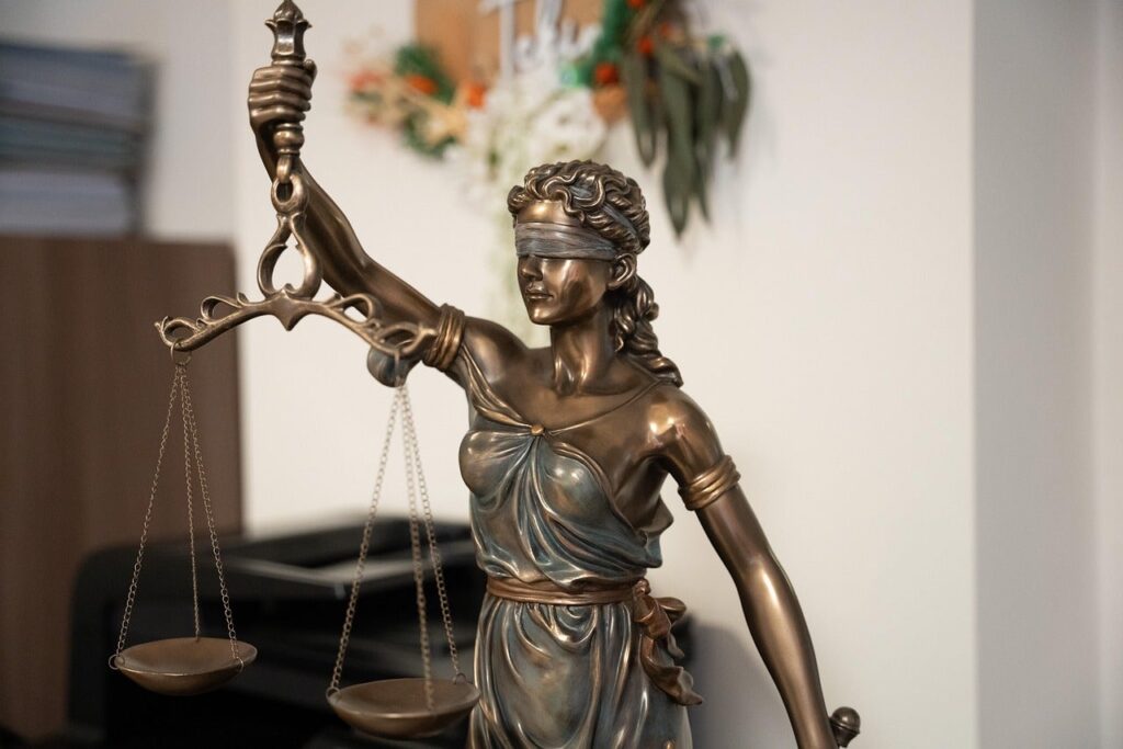 Pressure Mounts for Apple As Brazilian Court Demands Ios Sideloading